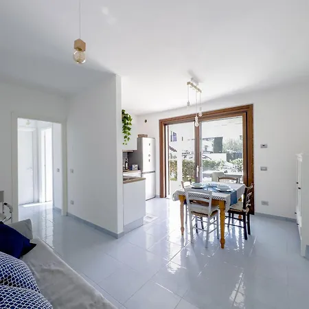 105 - Bellissimo Bilocale Curato Nei Minimi Dettagli Con Giardino Al Adamo Ed Eva - Inclusa Nel Prezzo *